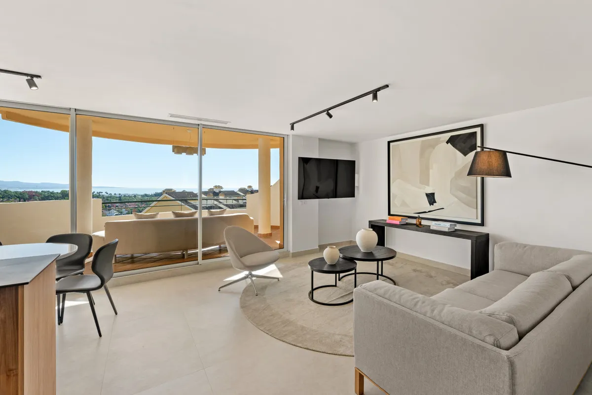 81a30db9-76cb-4fbb-8a3b-dabe73fe3bc7