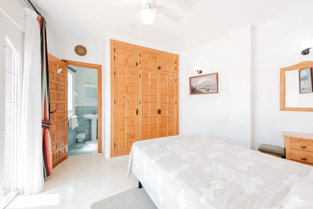 085a2b9a-28bb-474e-9596-a9297bc289f5