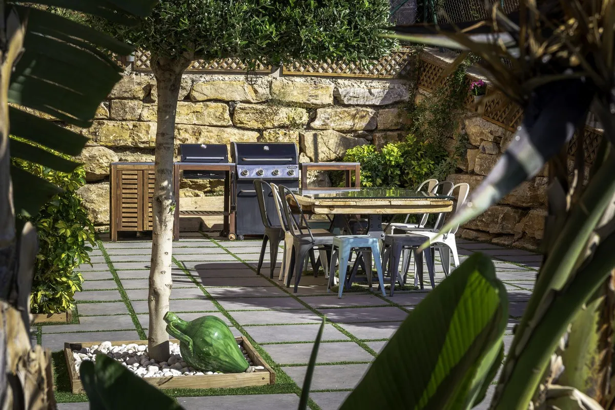 a6e76436-a57c-44c6-8ca5-2589fd7c05ed