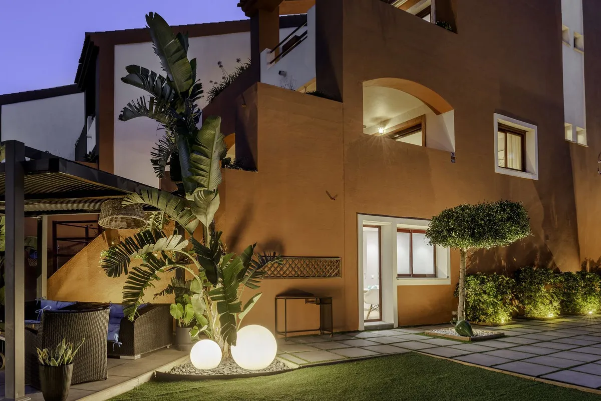 eb22f5e7-51e6-42a3-a6f0-b657a49a68d7