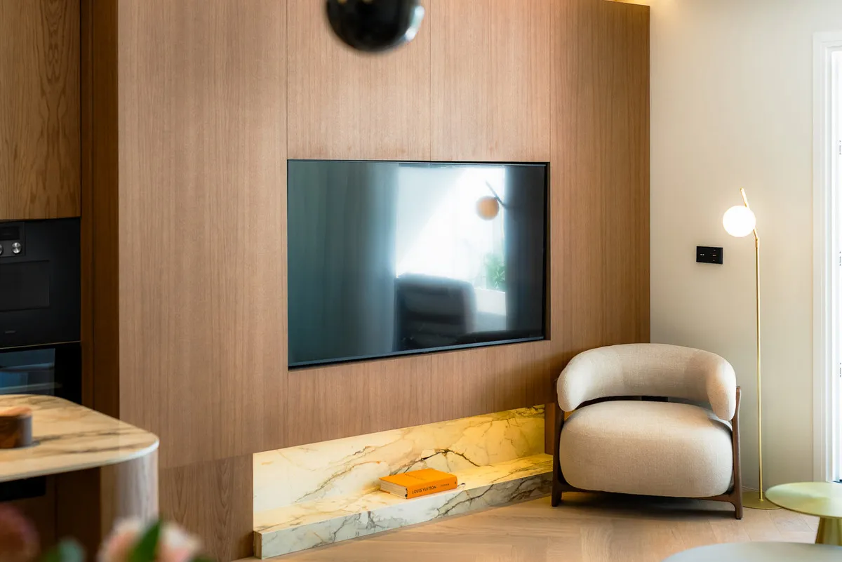 2b85c1d6-8f51-4e5e-8d24-b94782b3285e