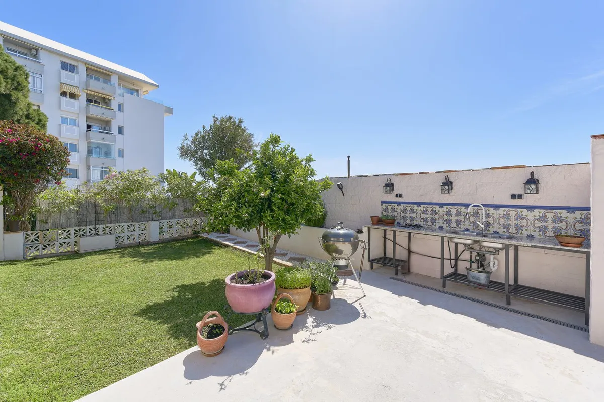 05d11b47-223b-404e-b4b3-560e16092f89