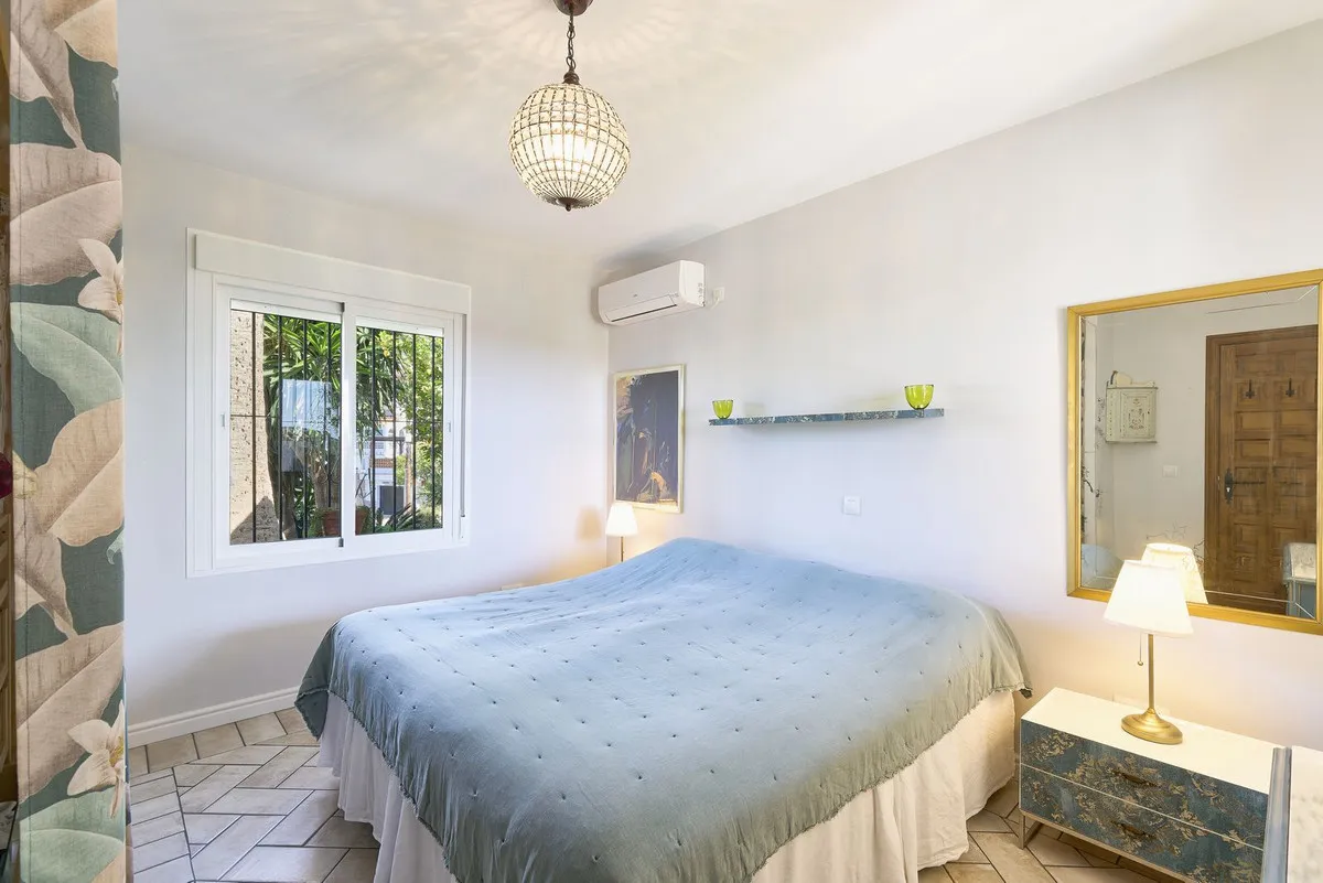 12bd9afb-68f9-4dc4-be4b-b5c8f54bd4ac