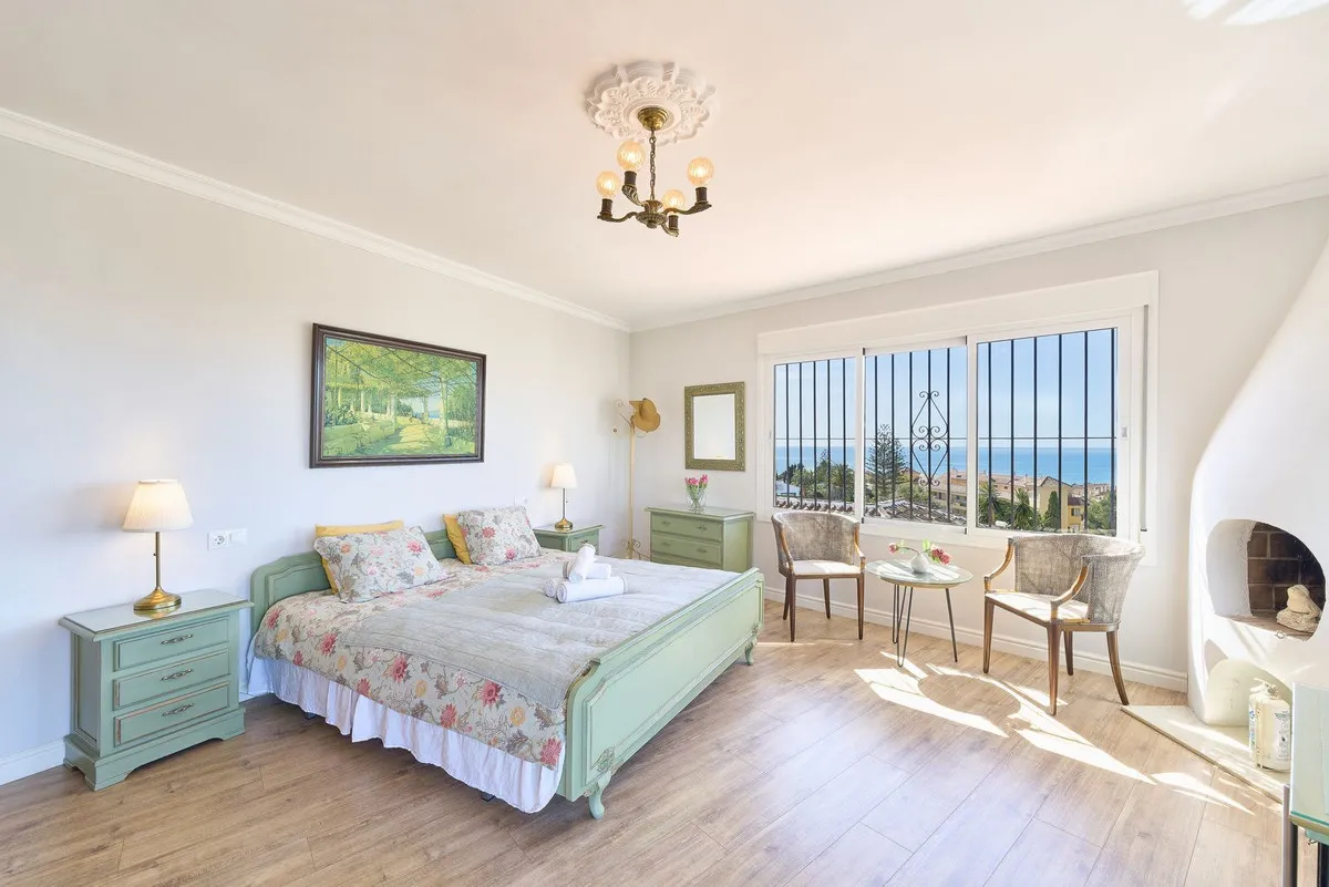 2ac5ef10-3526-4707-b570-5837c120aab9