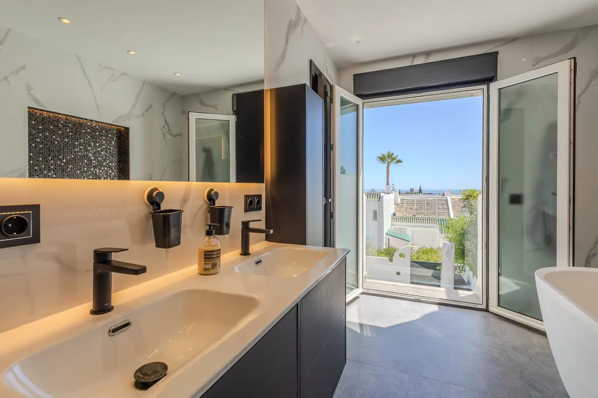 79fca888-e84f-4a6e-8391-b1dcf230a15f