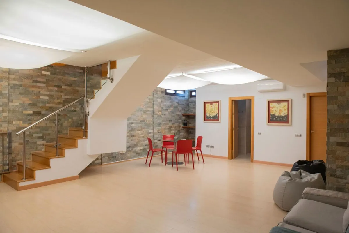 749afac4-b649-4d62-93d7-883813bdd2e1