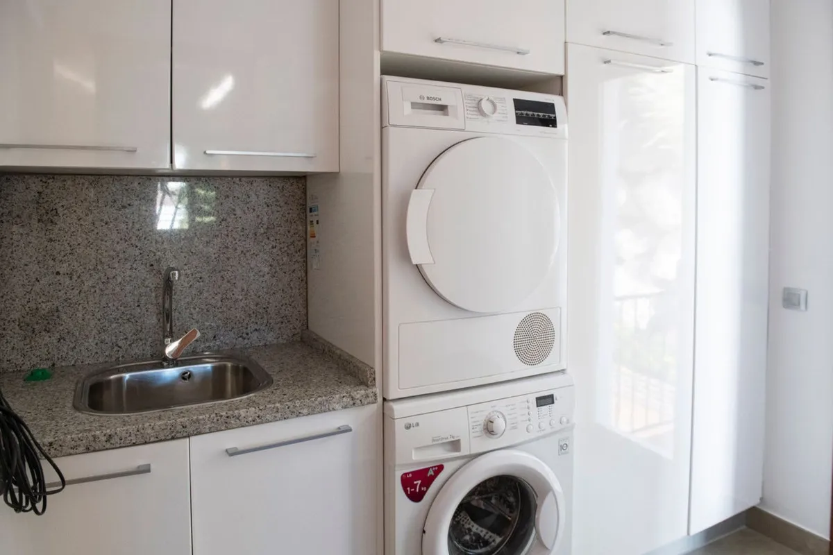 bd086c12-e9c5-4d2c-a2f3-49bd5f9eec77