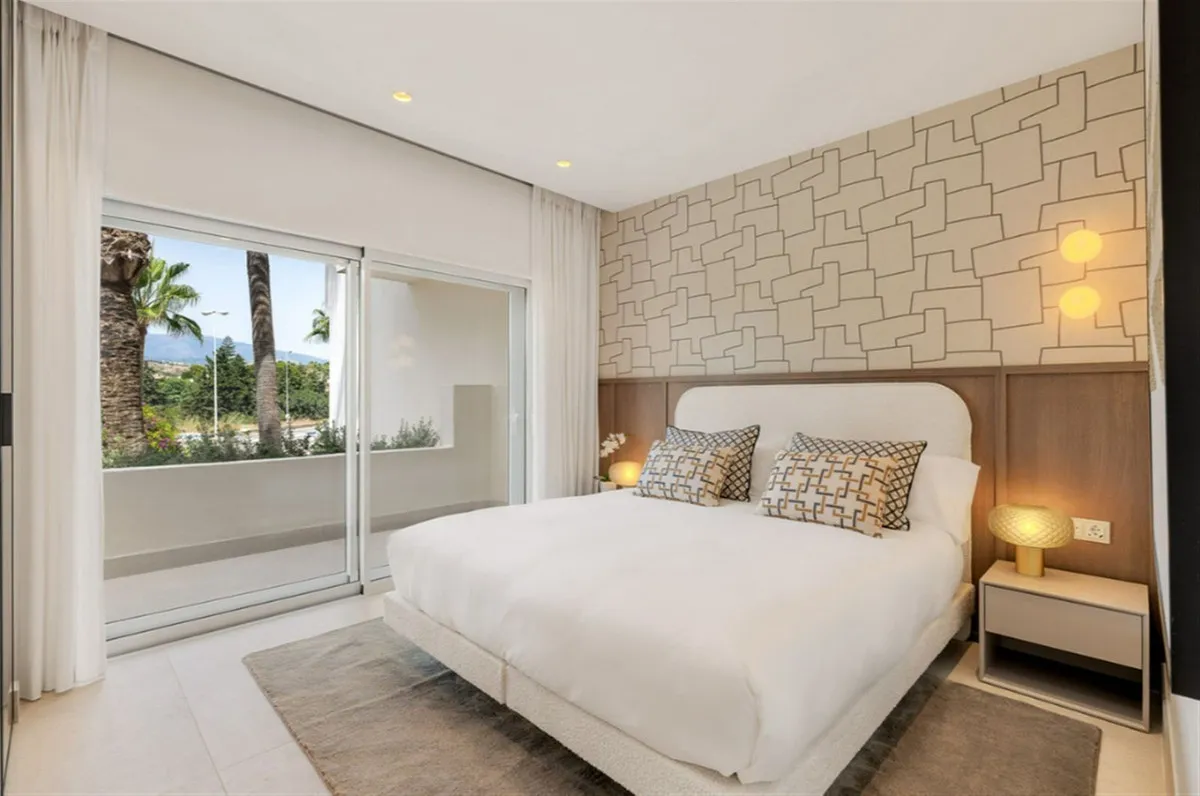 ee44fbf8-f364-454e-8427-a64e852422f0