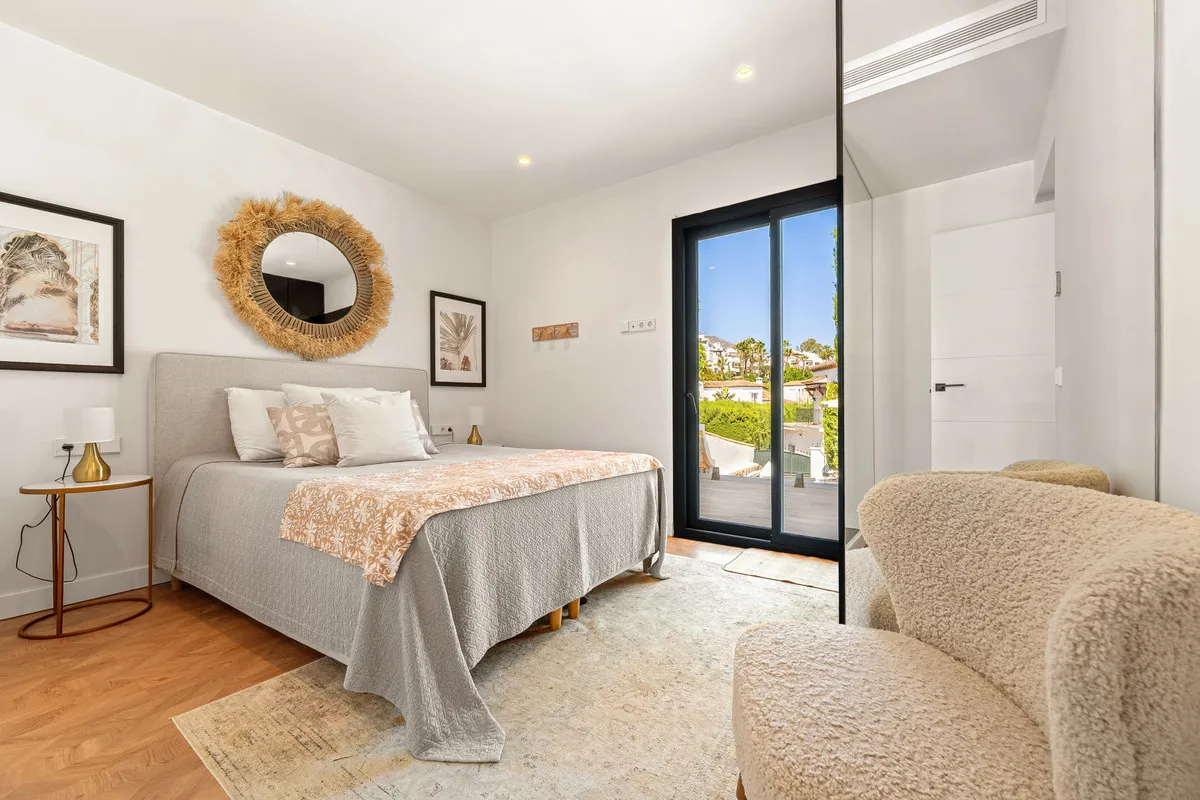 16a9bf24-fb7b-46cf-a744-356746b533a3