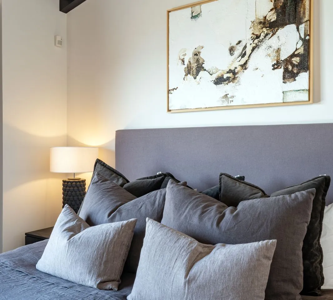 5d999702-cca9-4b32-a1b8-834f650a84f1