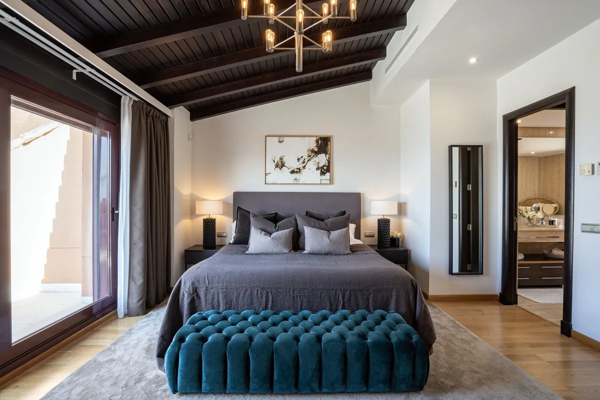 805c244c-9791-4bf2-bedd-c7f5cf2ed6d9