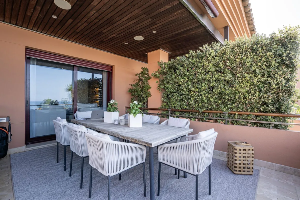 e2883337-901e-4c7d-b302-ac9c5a10a3ca