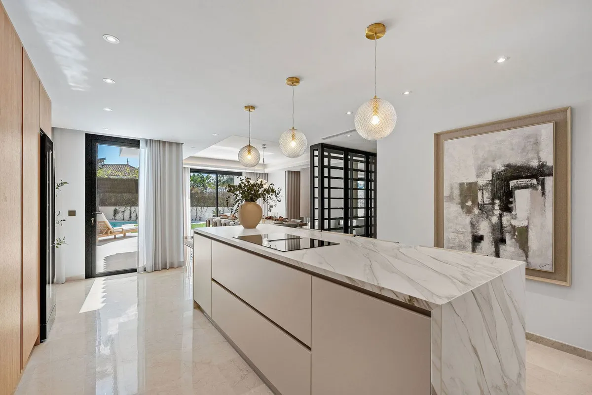 99544cb3-621d-4835-900e-d8c5b8cdf3d1