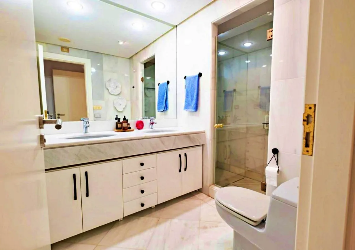 6ab10527-0a4f-41a9-8824-8e172860d911