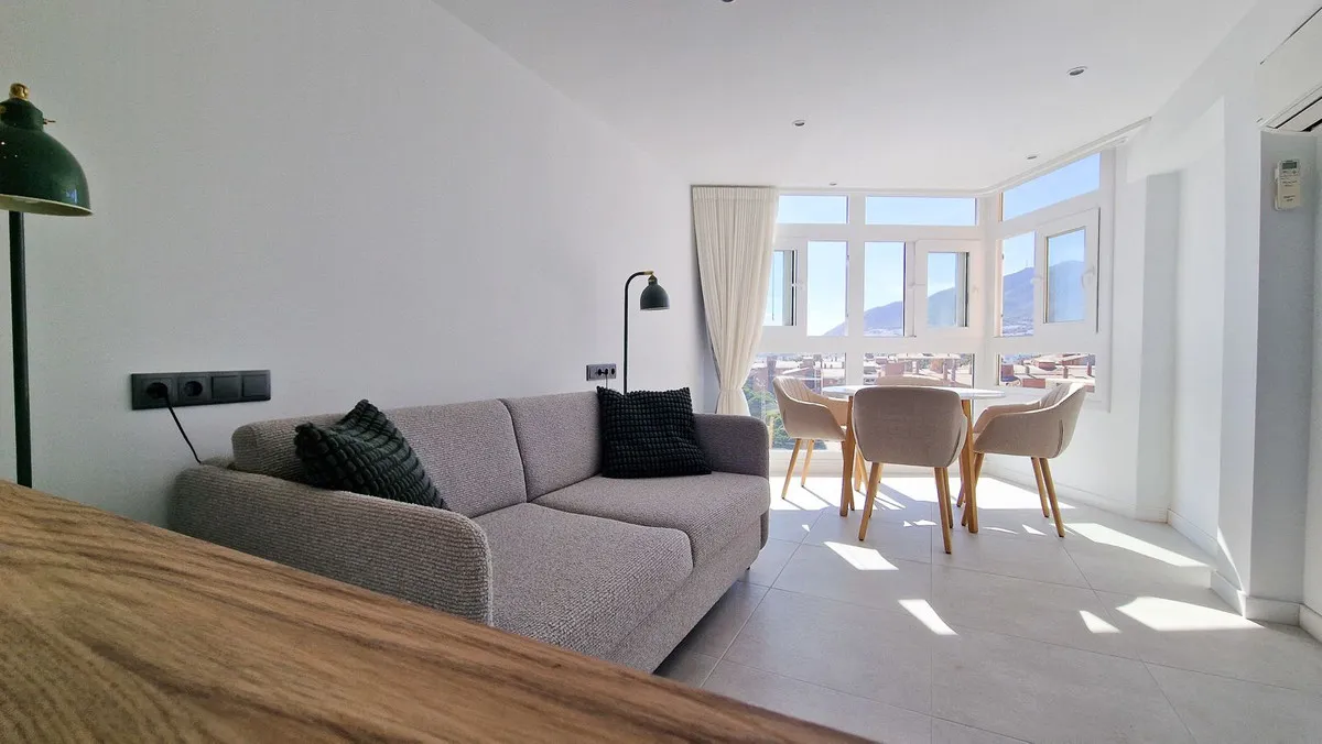 32520092-b644-4f9b-9fad-8f980d19b48b