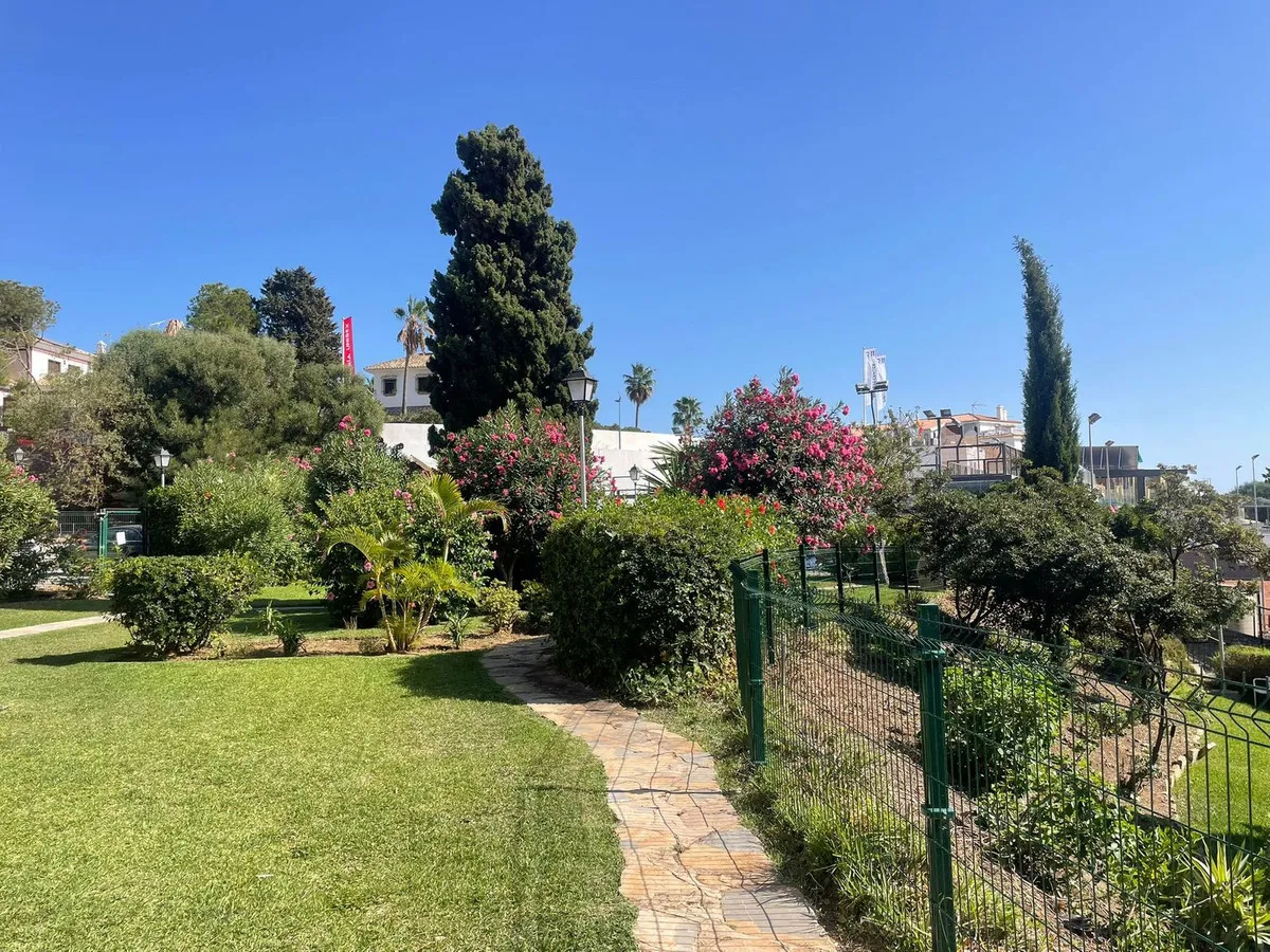 9d3f2401-745c-42c8-a5d7-5f45c48dc582