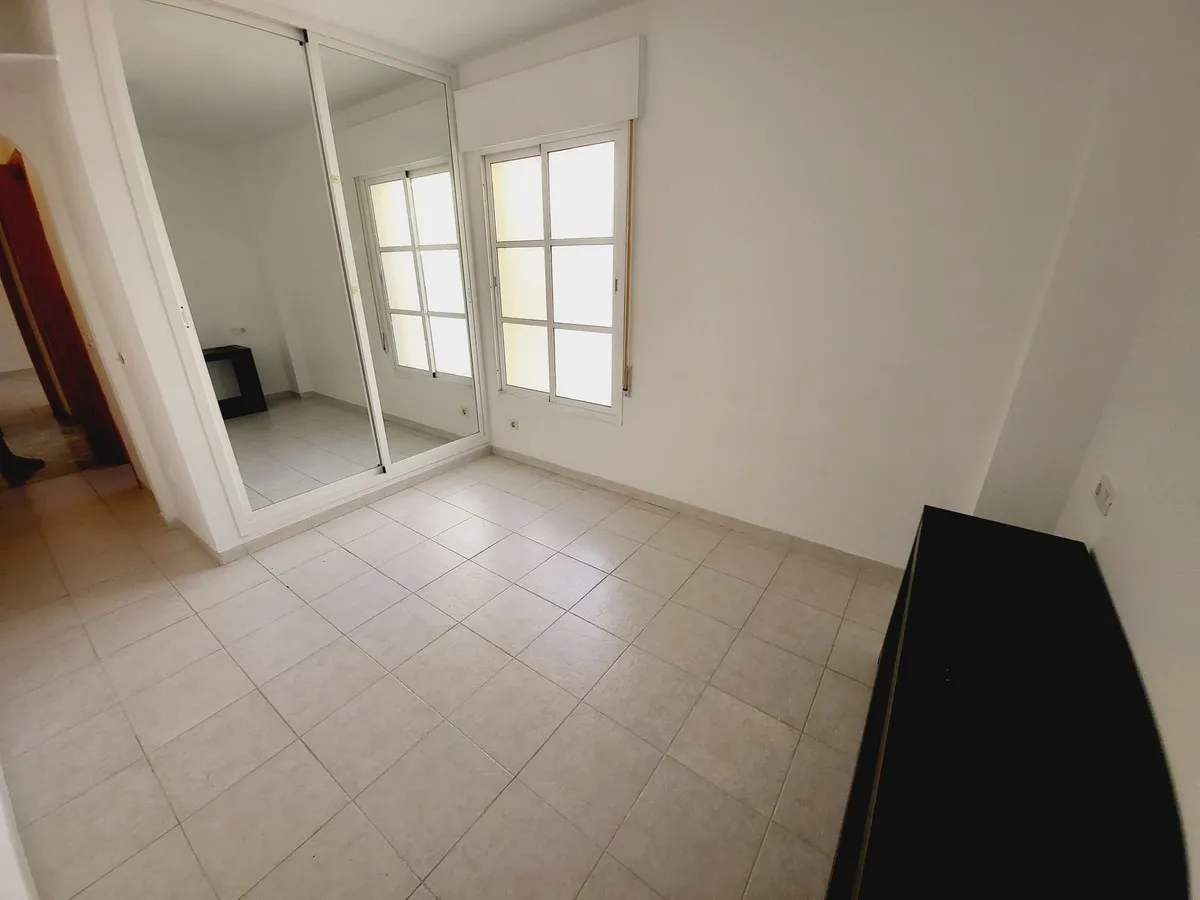 db060f53-ac54-496f-84dd-b8850823d19f