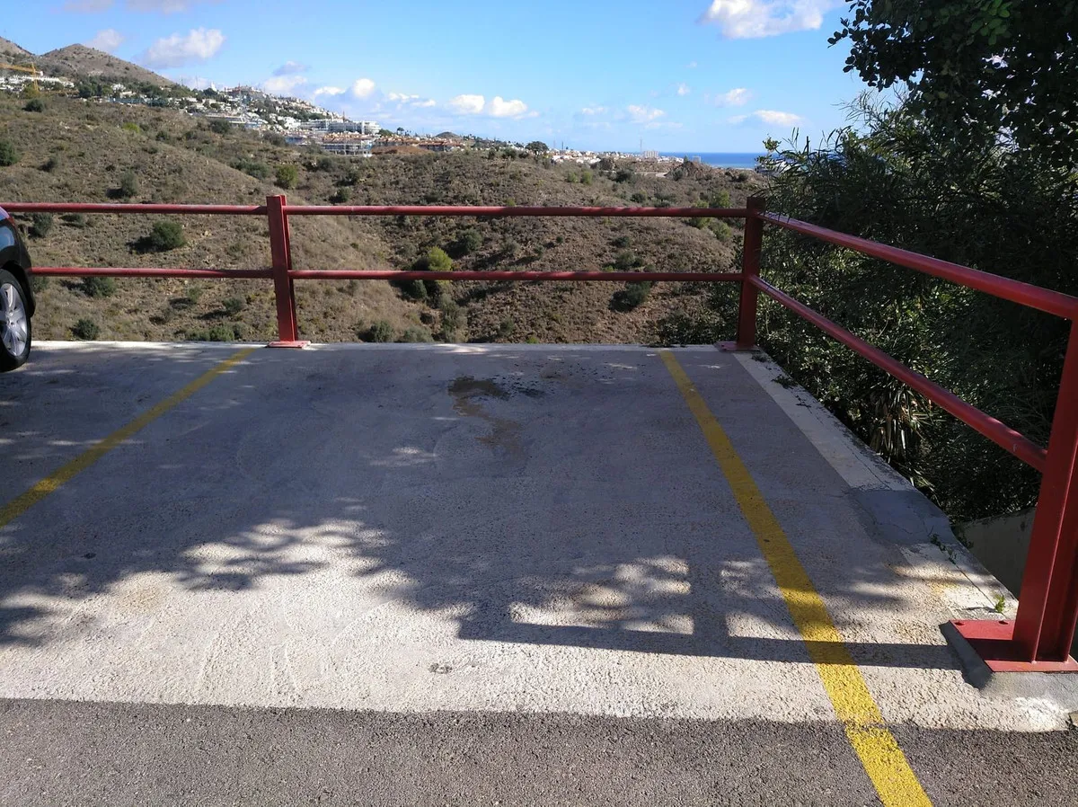 3c52736a-43c5-42f2-ad25-b941dc334e1e