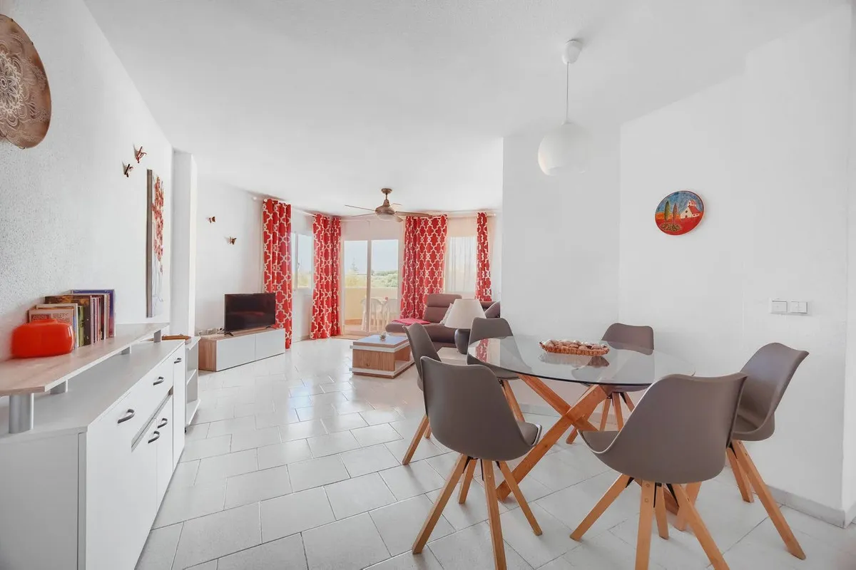 72fe82eb-fe62-43c0-adf9-ef07bc08e6cc