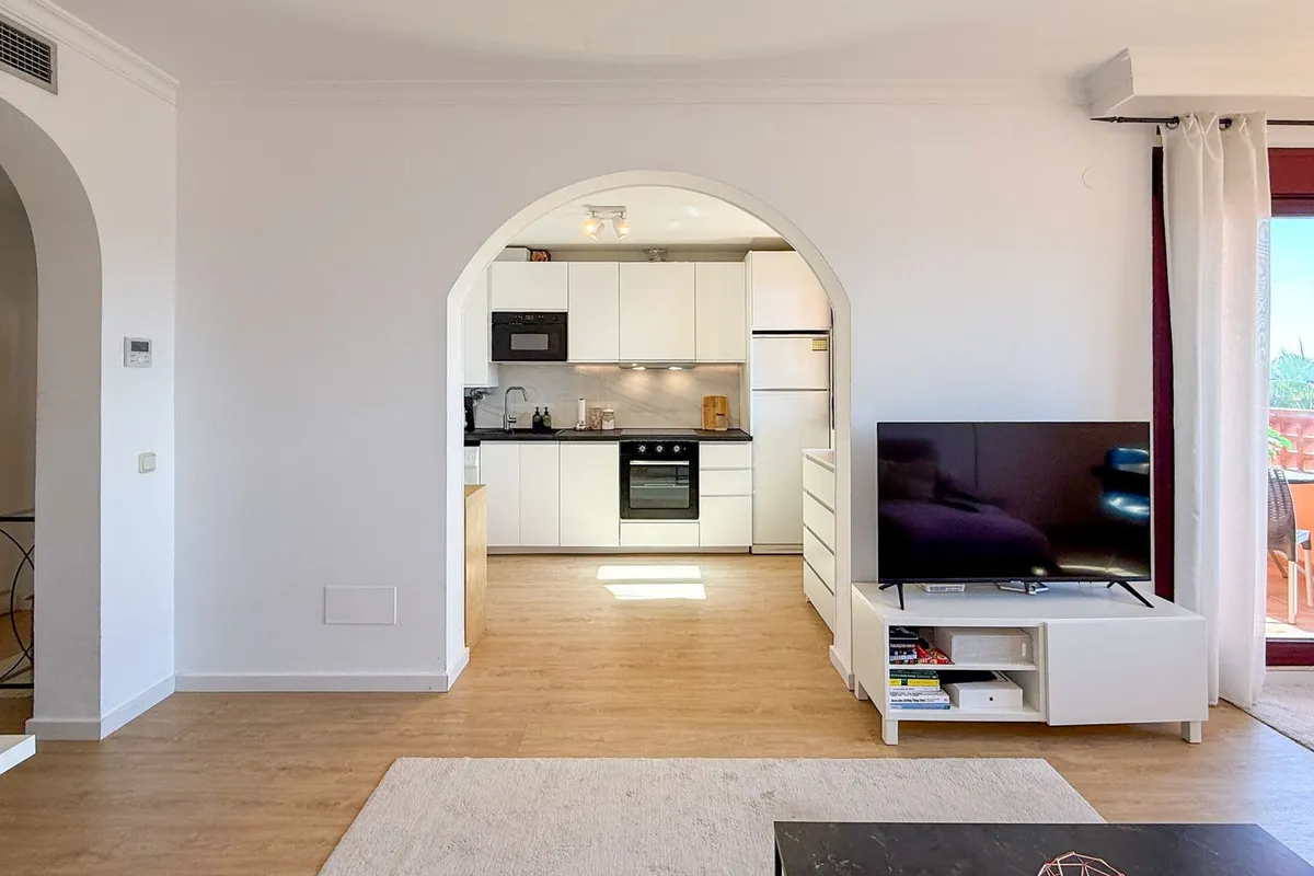 255d64ab-3525-4202-93b8-e073d50d57f1