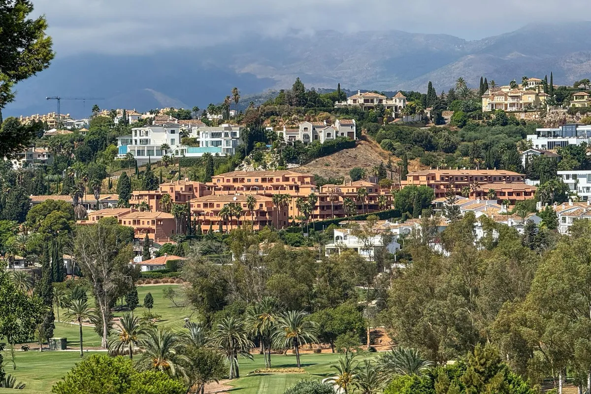 5fa6935f-20a3-49ed-8aa5-bda3809db559