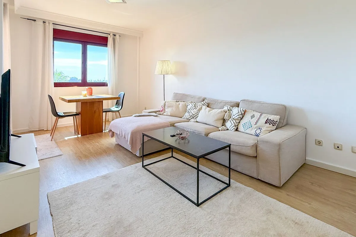 6b6e0904-6e87-489b-92f1-73077c6c0406