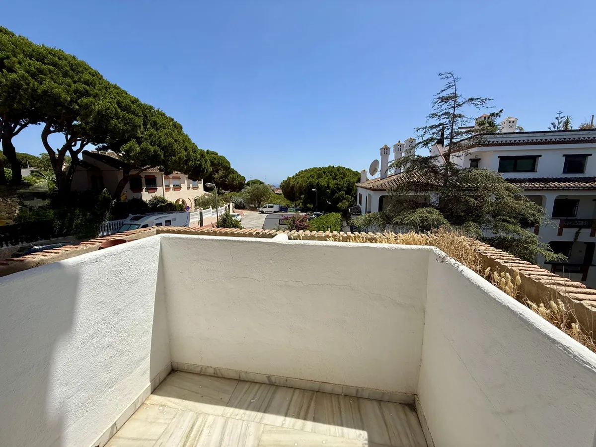 6b8b8b2e-03e3-473e-be39-661a04bca251