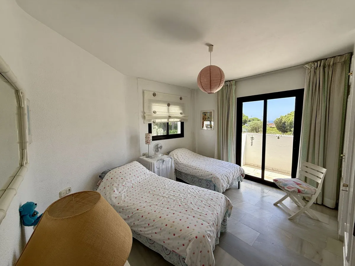 aa1e30f2-a68c-43c2-9518-35072d776c09