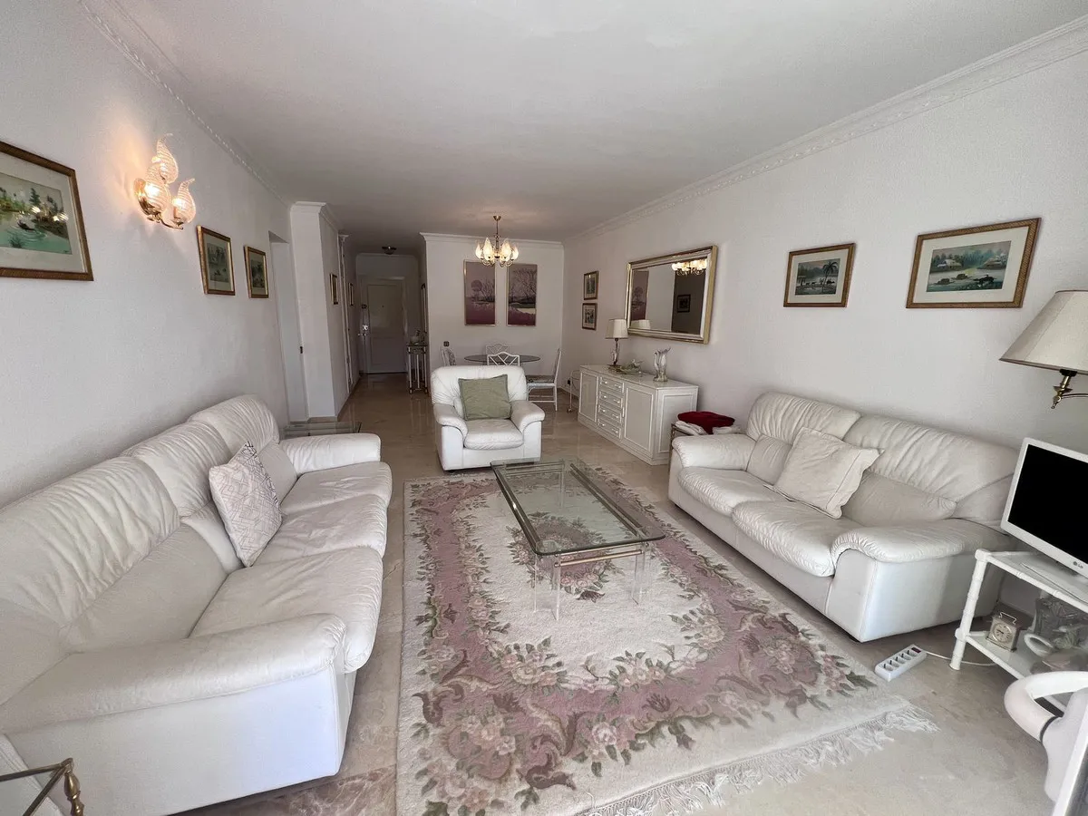 0f0bd251-96f8-4a5e-b8a2-46475dbab92d