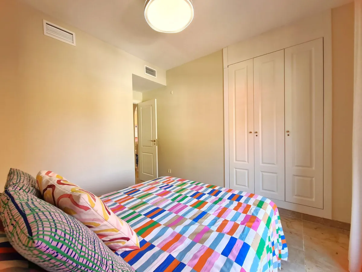 0a35f4ee-eab1-4df9-bbd3-094367e7a979