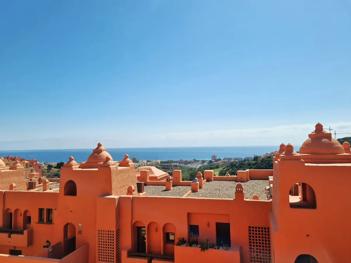 49d9f4ee-9a5e-4ead-8888-dfaf86fd1c60