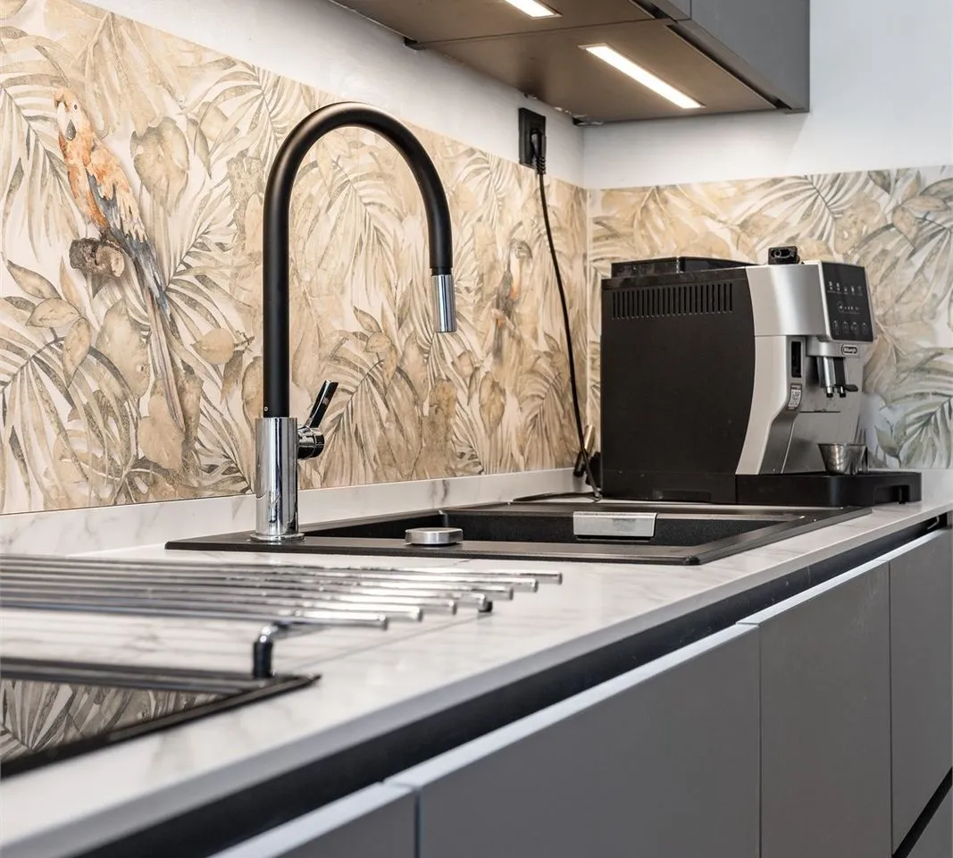 68d164a1-1de6-4e75-ad53-feac08165749