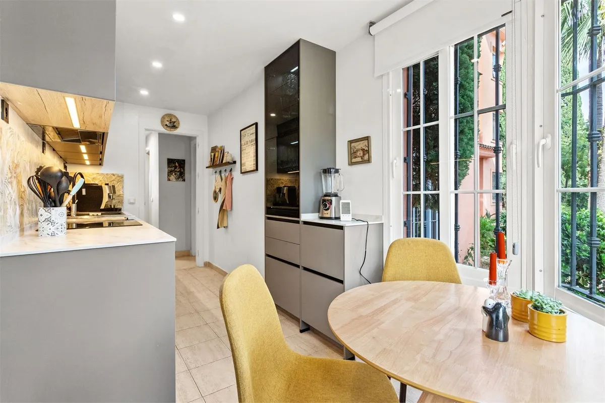 d0ee82b2-0f40-4b4a-a82c-a9ce0a2b23a1