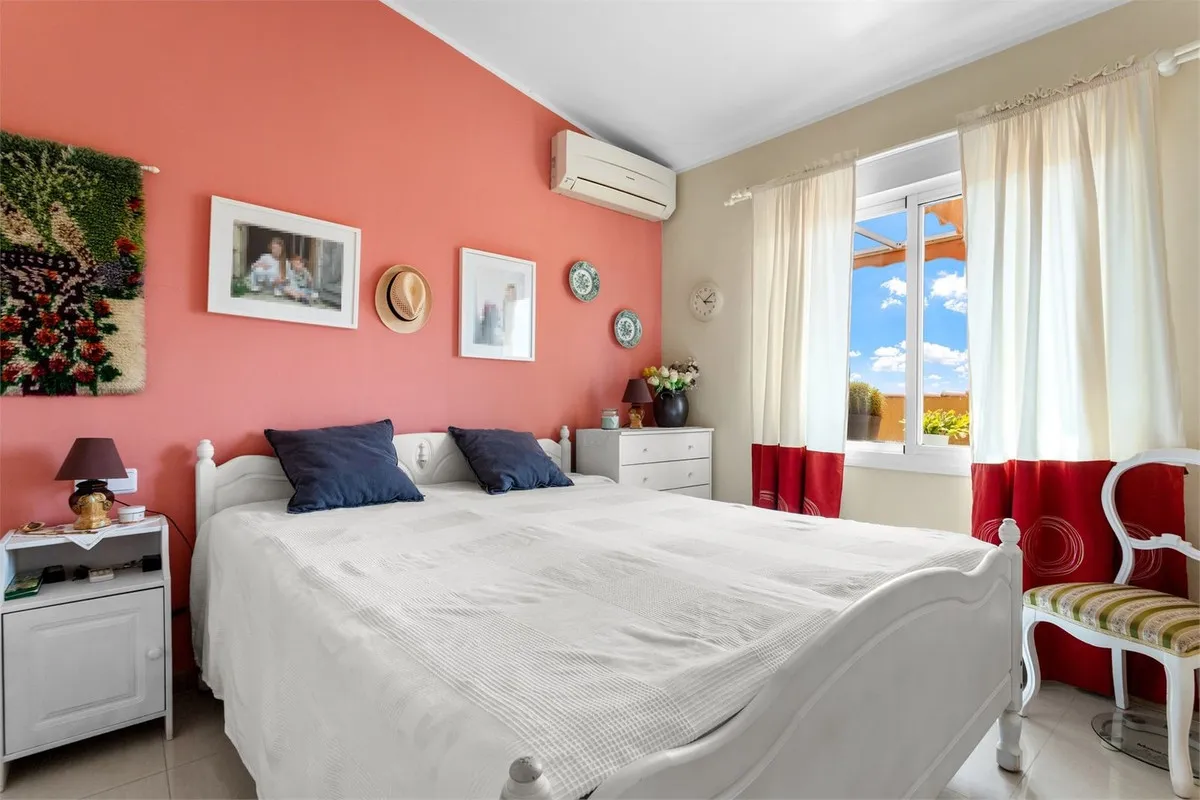 8ae027ec-b83c-4bd4-b551-d253235a4f60