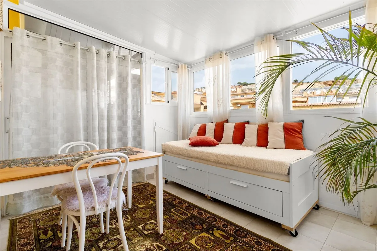 8ff203bf-9ca7-4fb6-986c-551bc60e8036