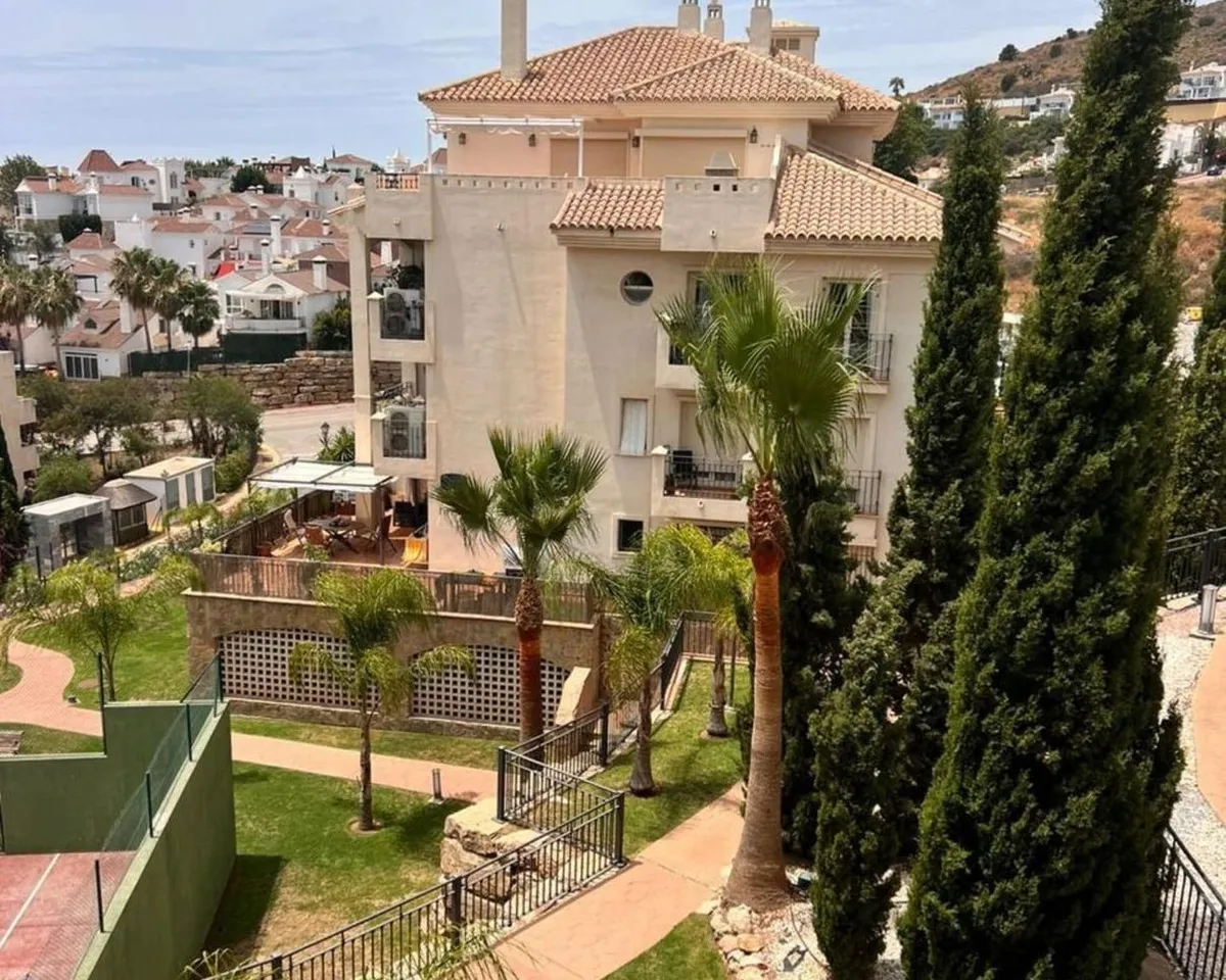 d32fd9db-fb87-481c-a3a3-bde77807fb70