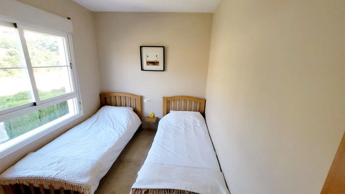 d40a3d80-48cd-4923-8b46-7c86a2e75562