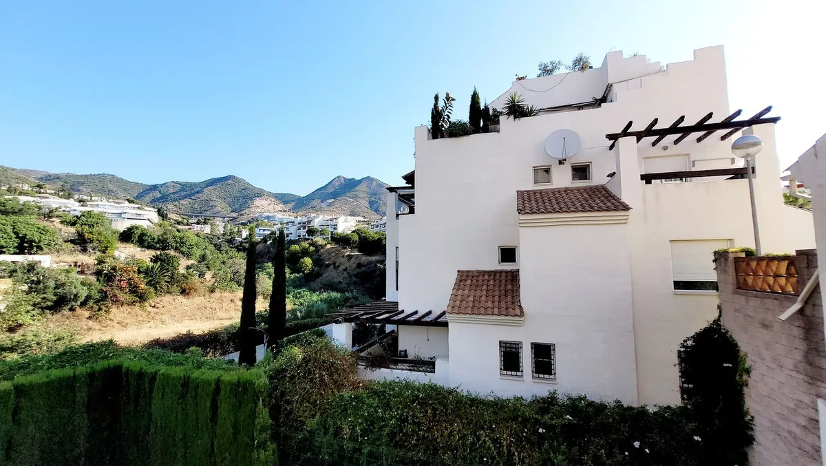 f1f95402-1c99-431a-a30d-0a541e36b80a