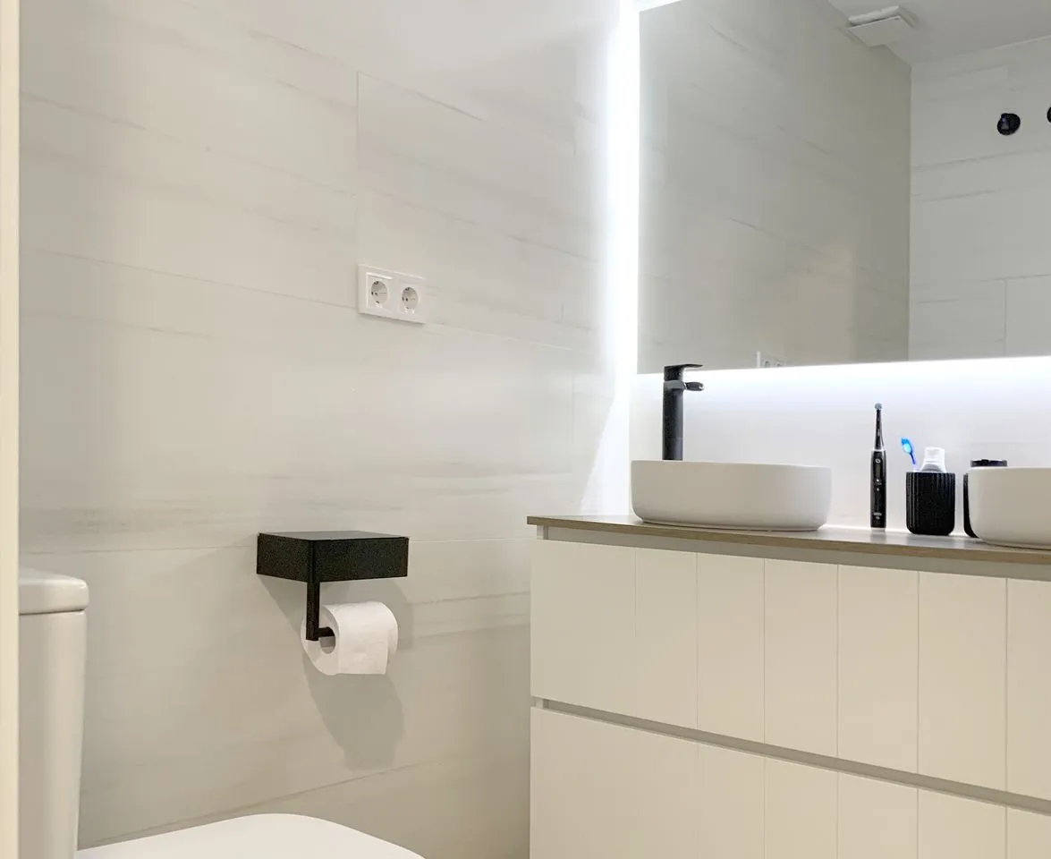 d676ea8c-be50-4d83-b1bd-df9ab0b7049e