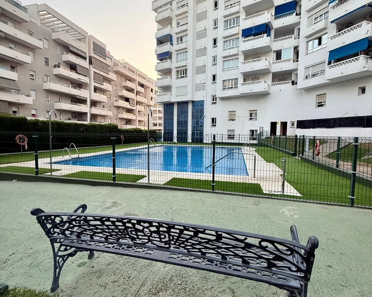 eff44300-b388-46f1-900f-56ced5326081