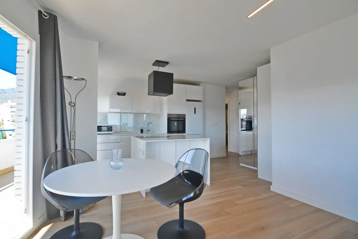 27209d73-18a3-4a3d-9074-4f5a91322705