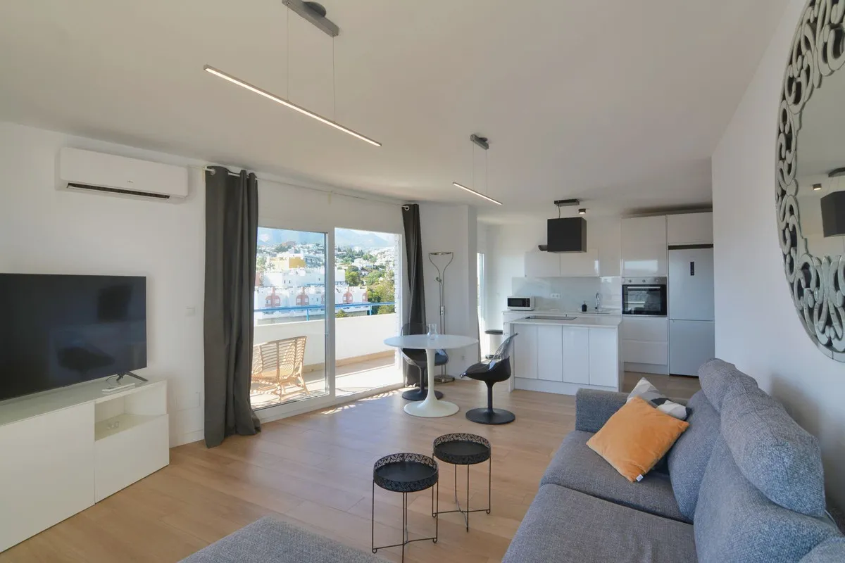 49b94ef8-e208-4913-8735-9d501683780e