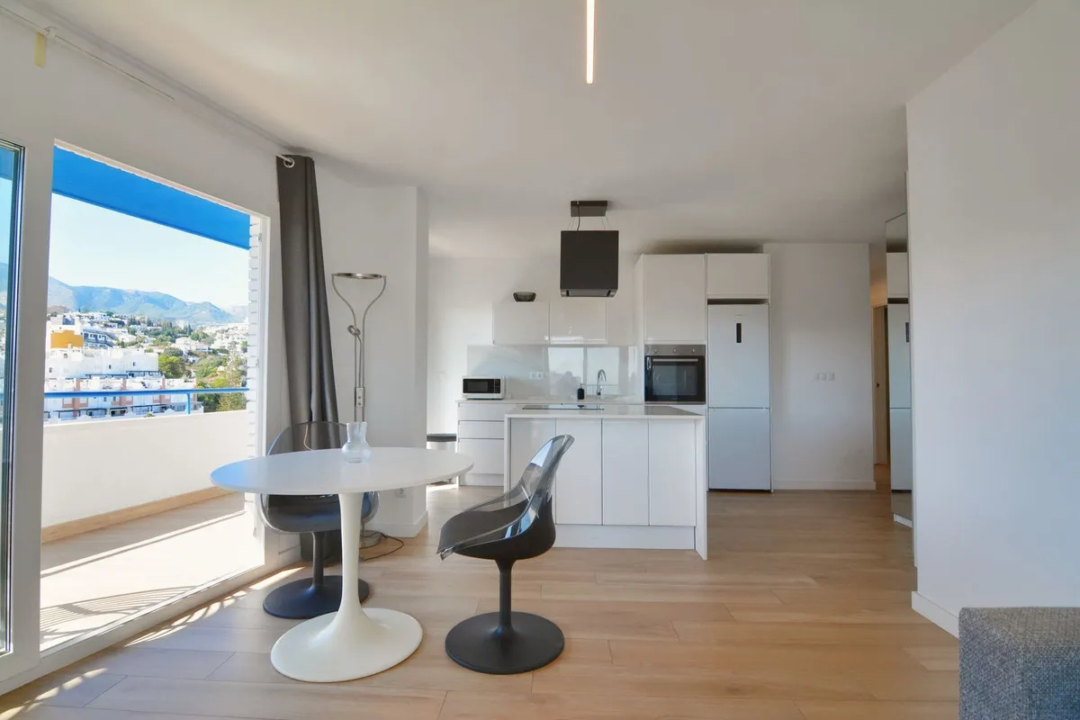 6106fe4a-9db1-4c48-97bf-7eb839448984