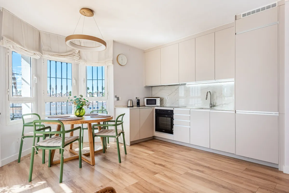 6afcfad1-951e-4cdf-a5eb-dee597219564