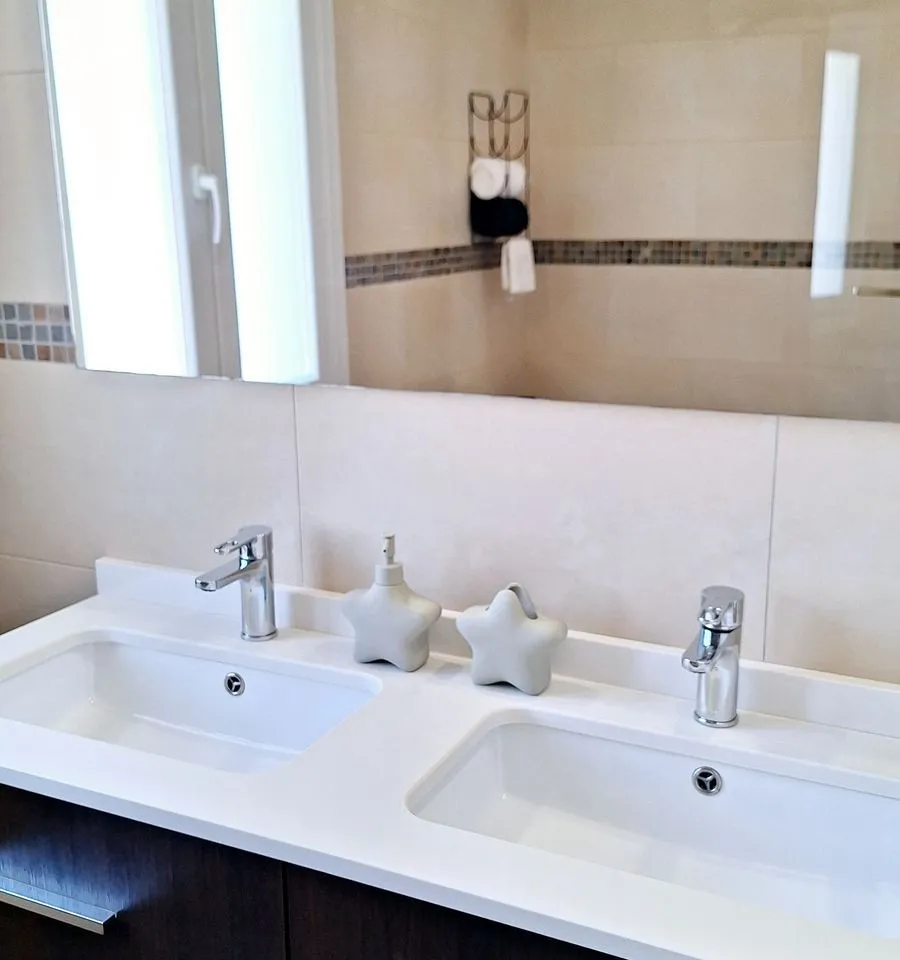 054cd18a-0b32-4c52-9e27-ce79b1876e3a