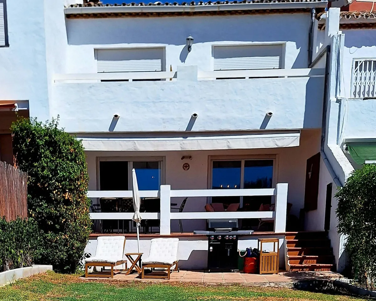 3c4809af-8d9b-4c3e-b8a7-b7d4d16151c3