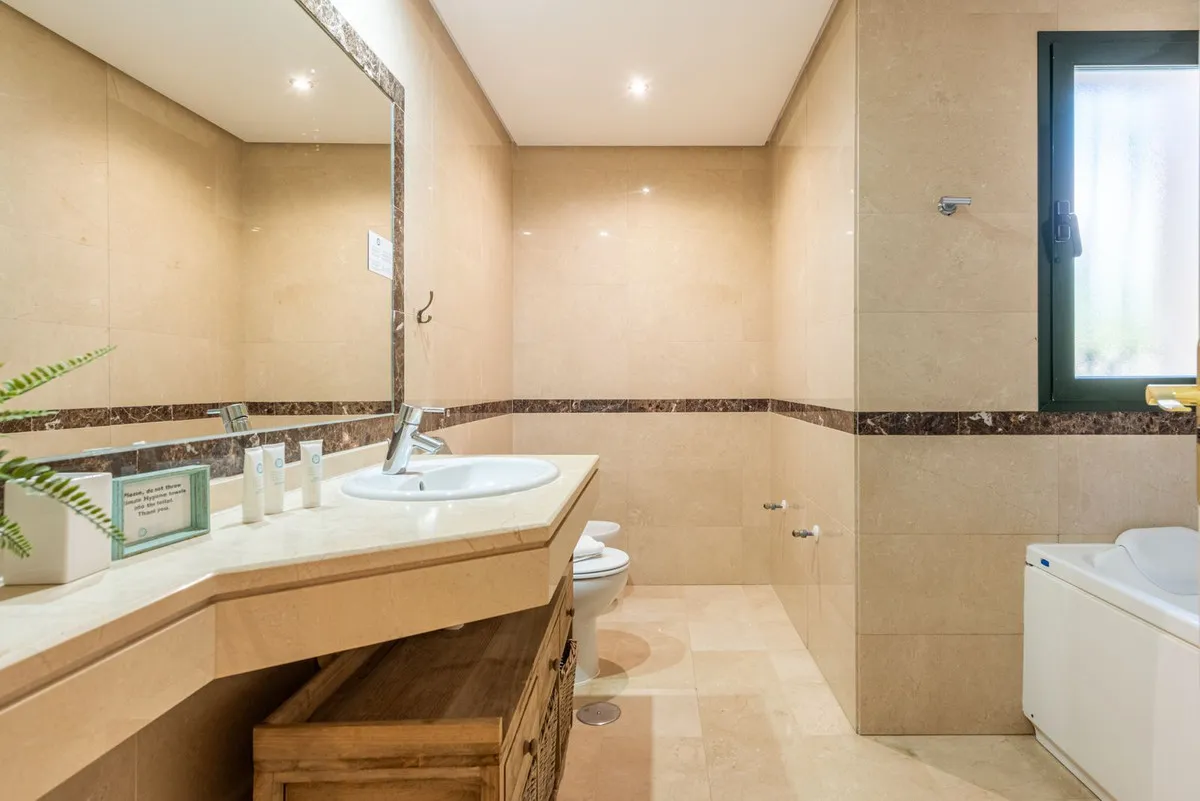 d6f4fc64-03f5-4dc5-b168-2a792f9a1677