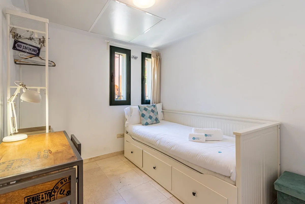 ff8b294f-1809-4625-a29a-086d50aeb8c7