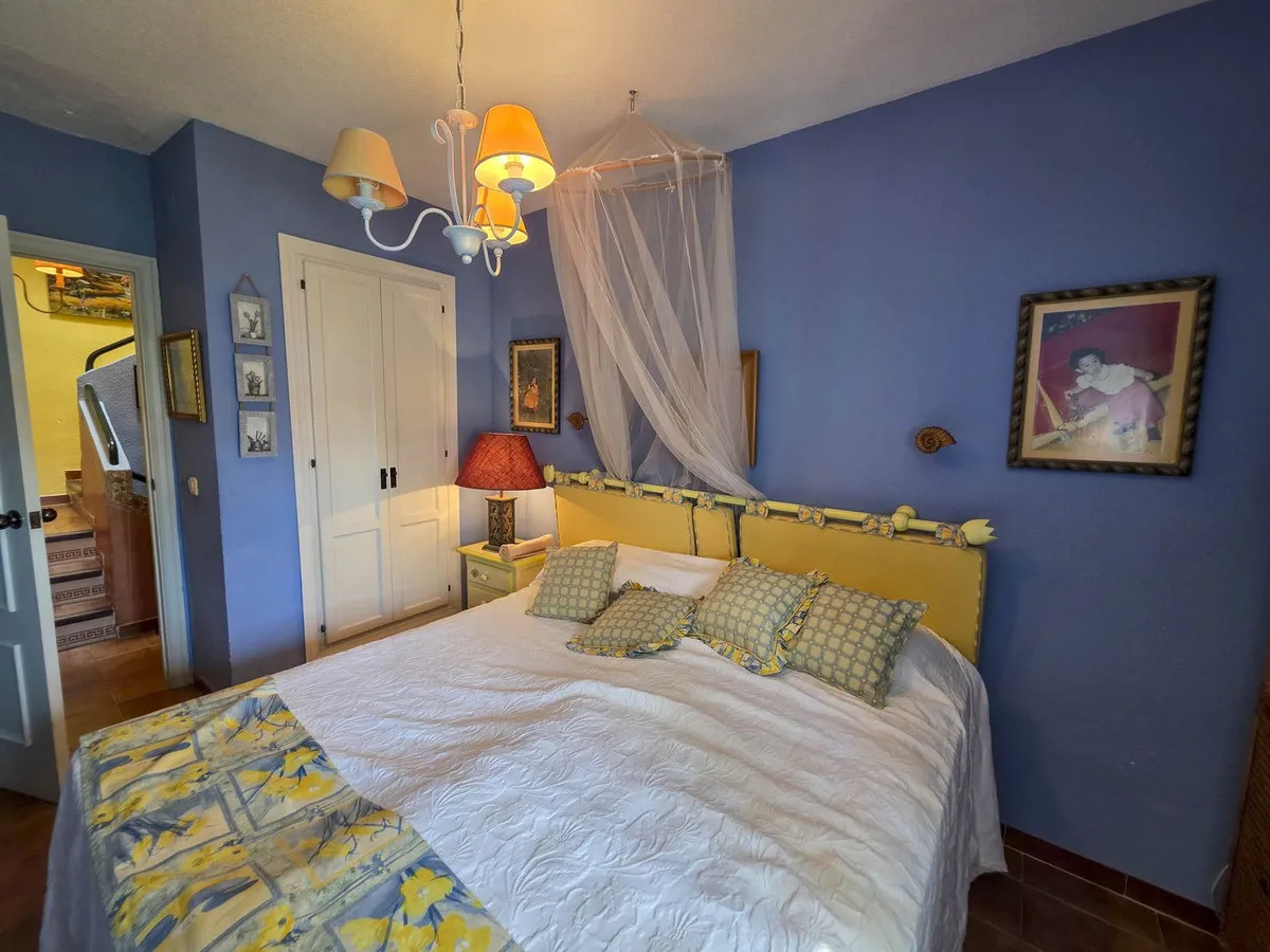 1dc59b9f-3f99-406b-853e-d7909845b209