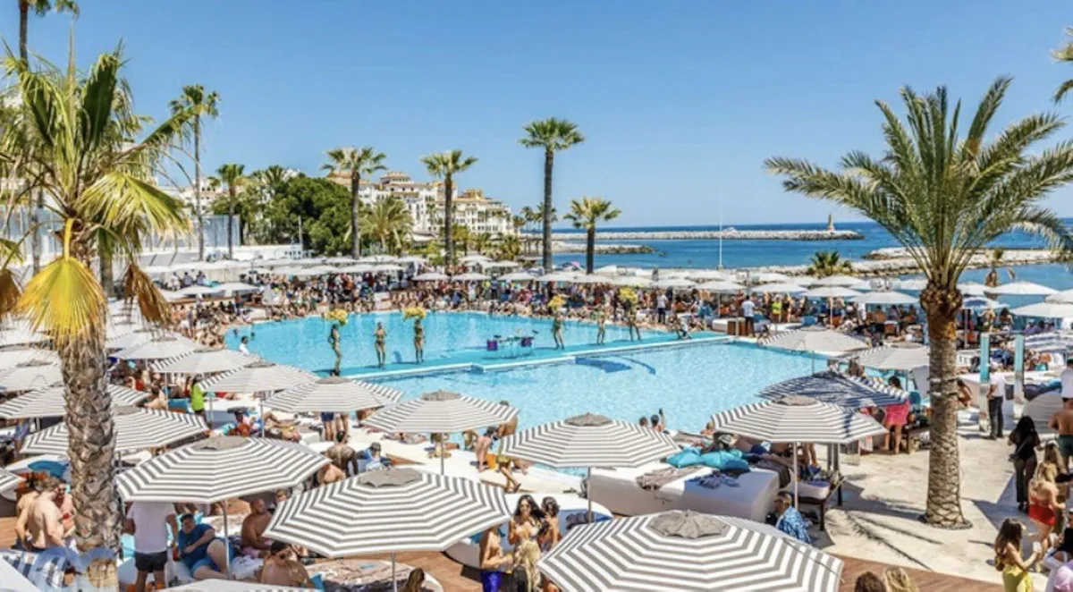 f8f7eef3-32ba-4b73-b03b-fcf0d0e13329